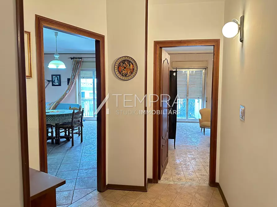 Immagine 13 di Appartamento in vendita  a Adrano