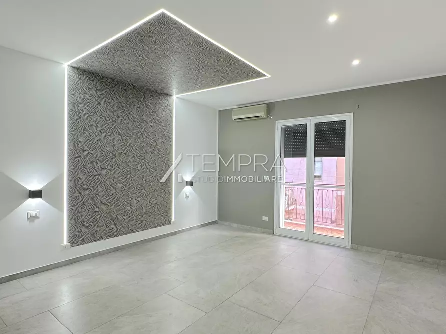 Immagine 7 di Casa indipendente in vendita  a Adrano