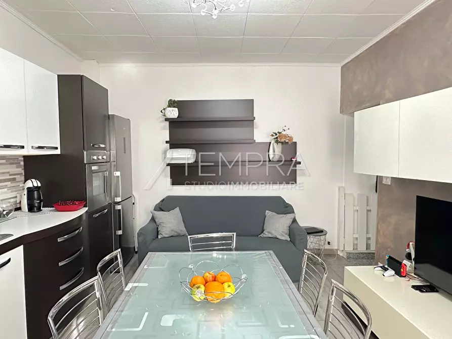 Immagine 3 di Casa indipendente in vendita  a Adrano