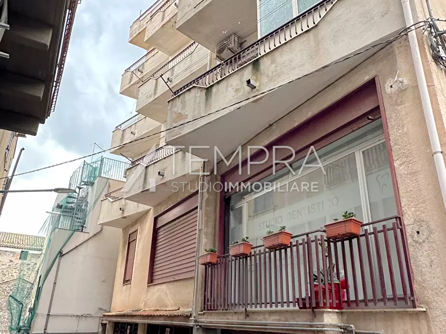 Immagine 1 di Appartamento in vendita  in Via Gaezza 3 a Adrano