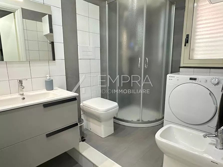 Immagine 11 di Casa semindipendente in vendita  in VIA SOLICCHIATA a Adrano