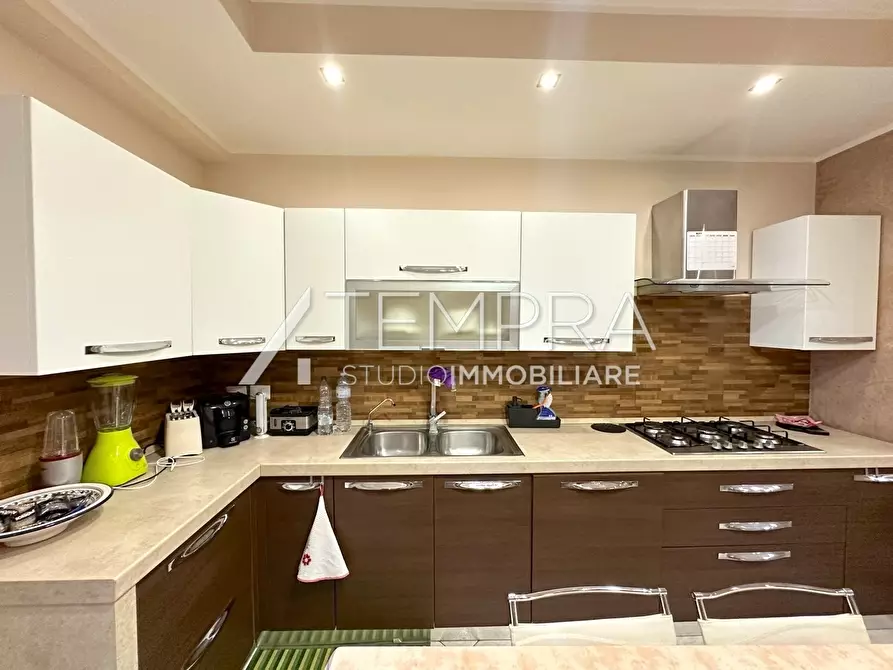 Immagine 7 di Appartamento in vendita  a Aci Castello