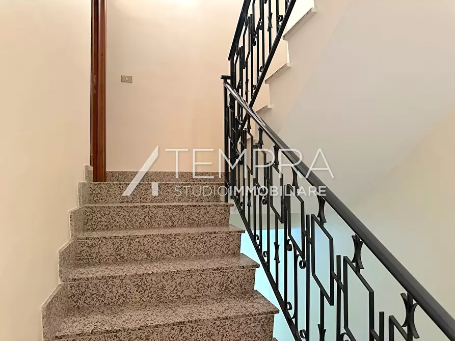 Immagine 22 di Casa indipendente in vendita  a Adrano