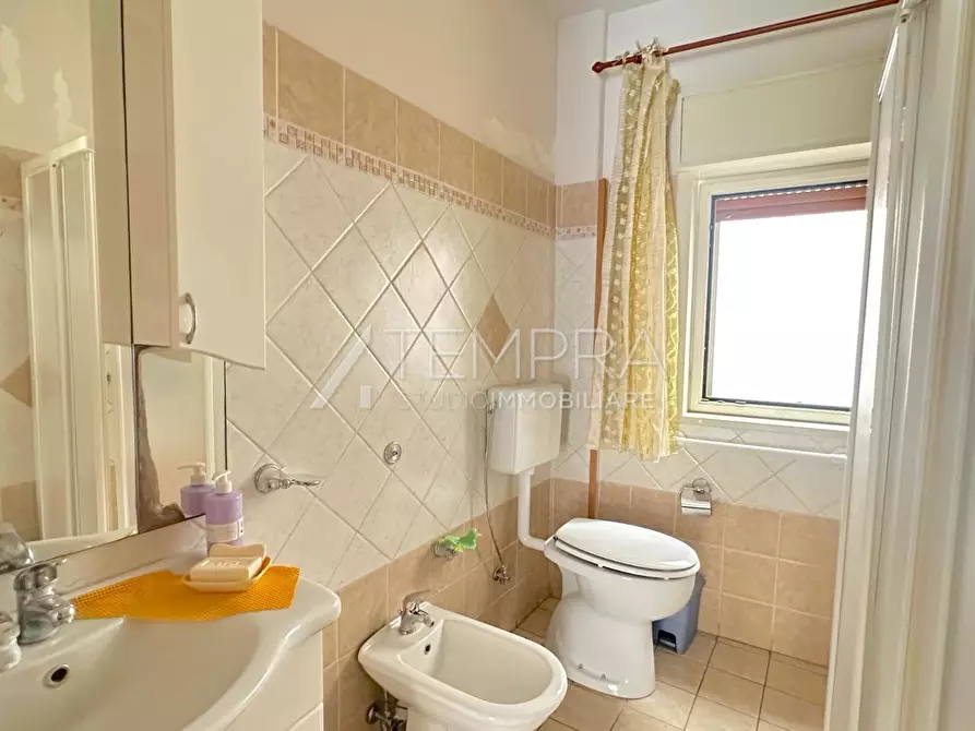 Immagine 9 di Appartamento in vendita  a Adrano