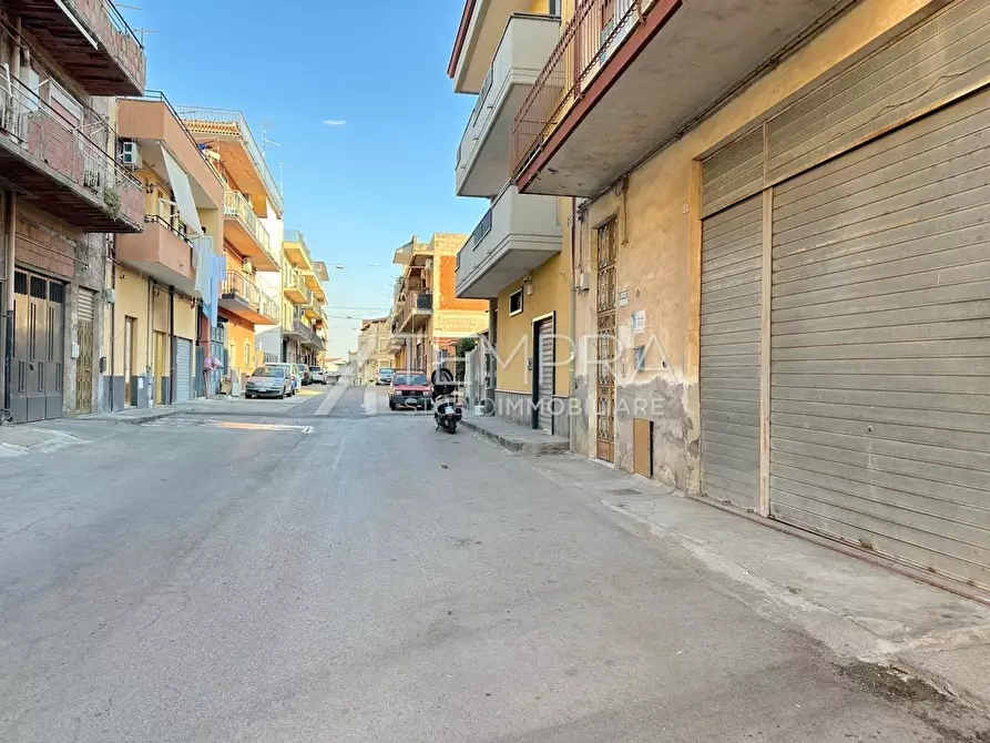 Immagine 2 di Appartamento in vendita  in Via della Costituzione 32 a Adrano