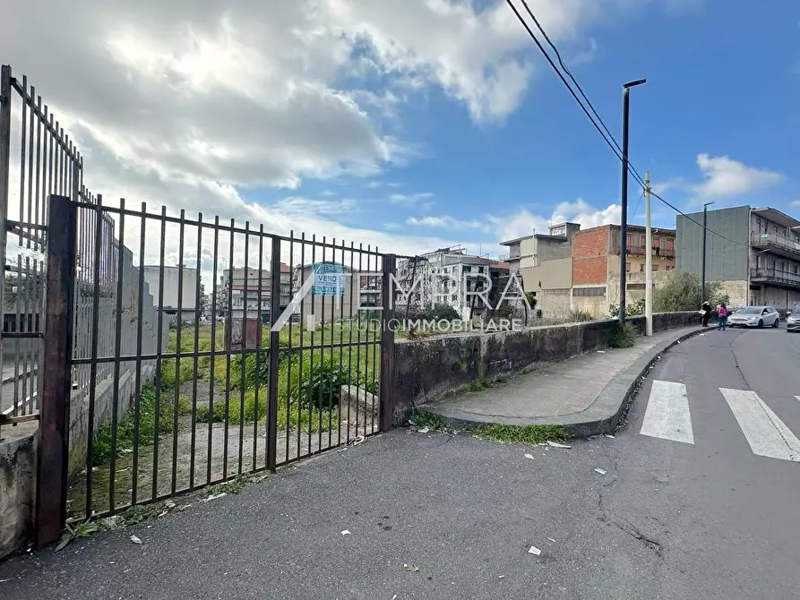 Immagine 15 di Terreno industriale in vendita  a Adrano