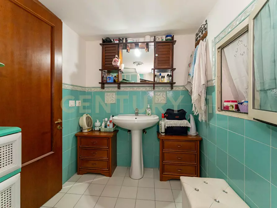 Immagine 10 di Trilocale in vendita  in VIA DELLE MEDAGLIE D'ORO 66 a Catania