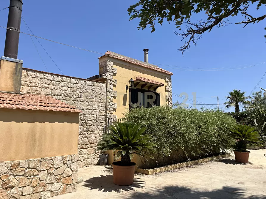 Immagine 6 di Villa in vendita  in Contrada Pirato Cava Maria 37 a Modica