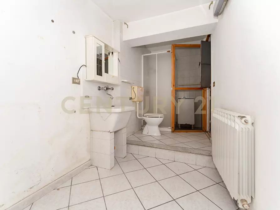 Immagine 24 di Quadrilocale in vendita  in Via P. Gobetti 8 a Adrano