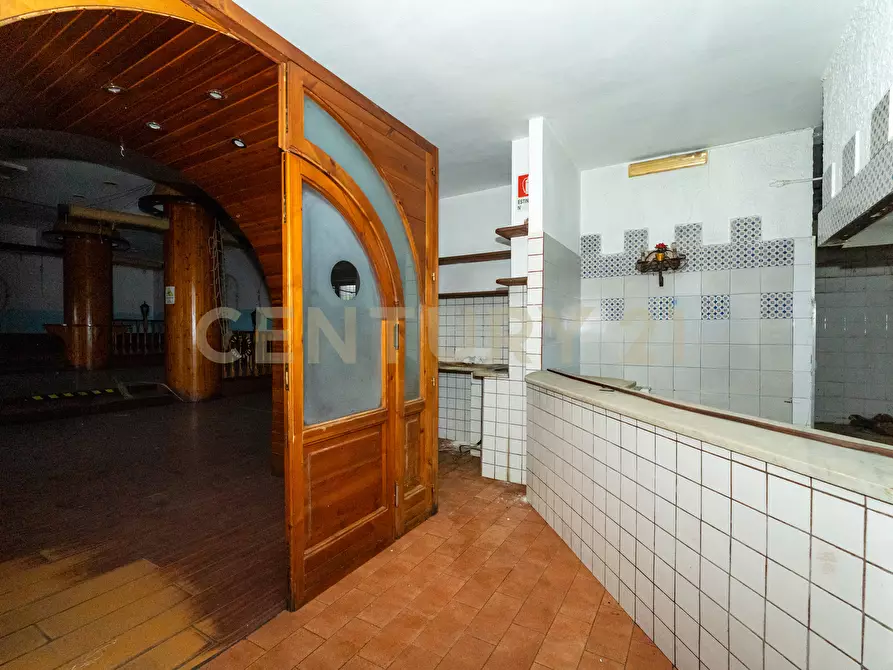 Immagine 15 di Locale commerciale in affitto  in Via Catira 2 a San Gregorio Di Catania