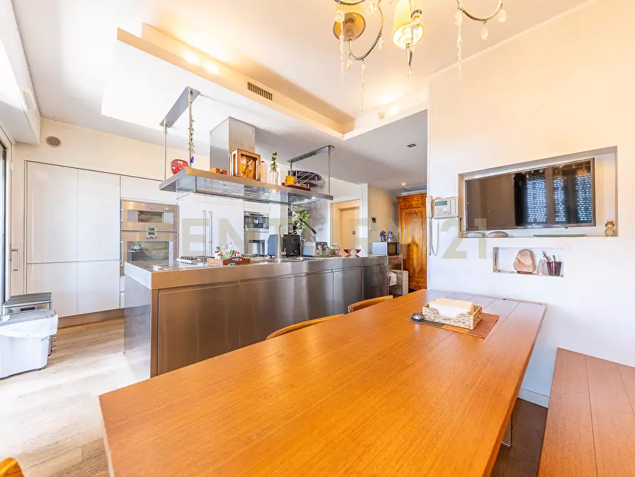 Immagine 7 di Attico in vendita  in Viale Carmelo Bene 320 a Roma