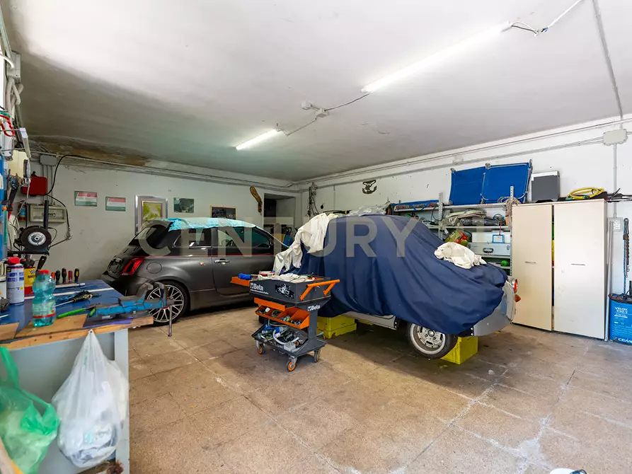 Immagine 77 di Villa in vendita  in Via Salemi 18 a Mascalucia