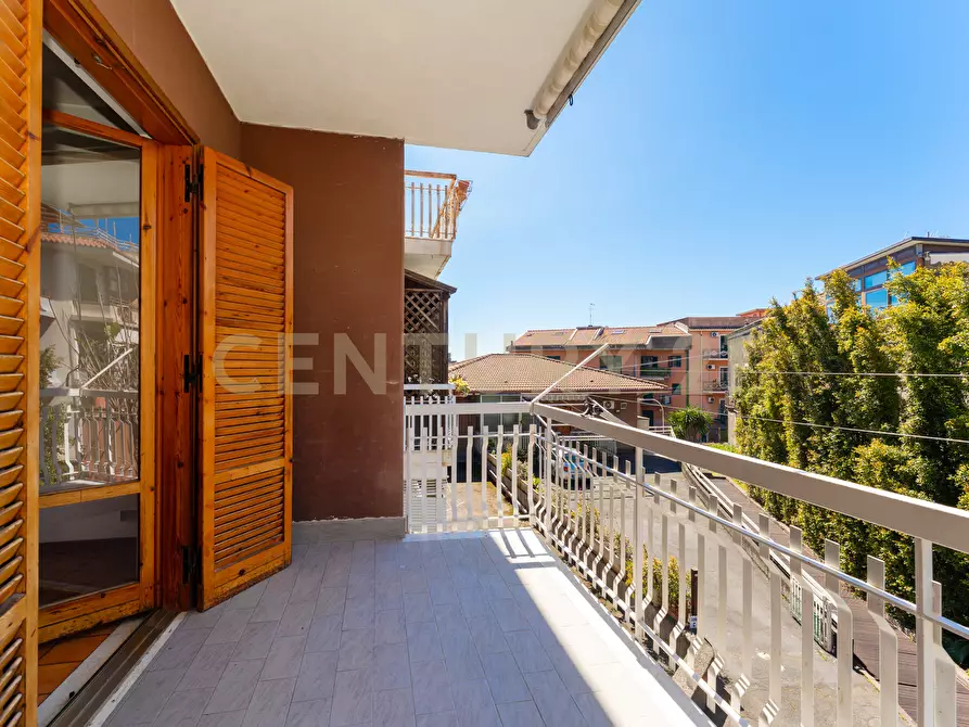 Immagine 17 di Trilocale in vendita  in Via Nazionale a Aci Castello