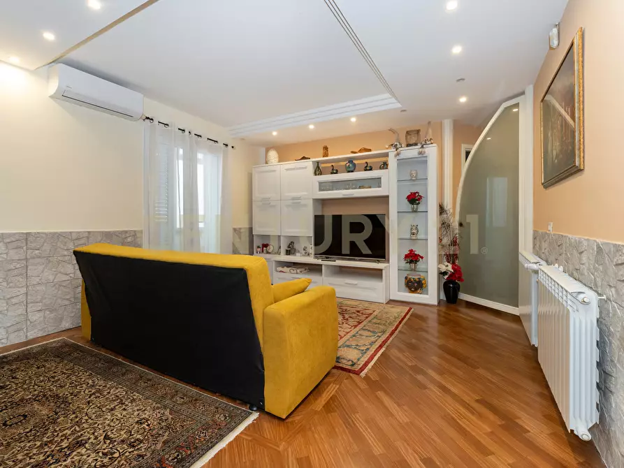 Immagine 30 di Trilocale in vendita  in Corso Indipendenza 230 a Catania