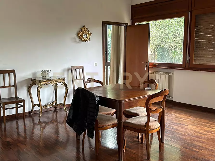 Immagine 2 di Pentalocale in vendita  in via della Camilluccia a Roma