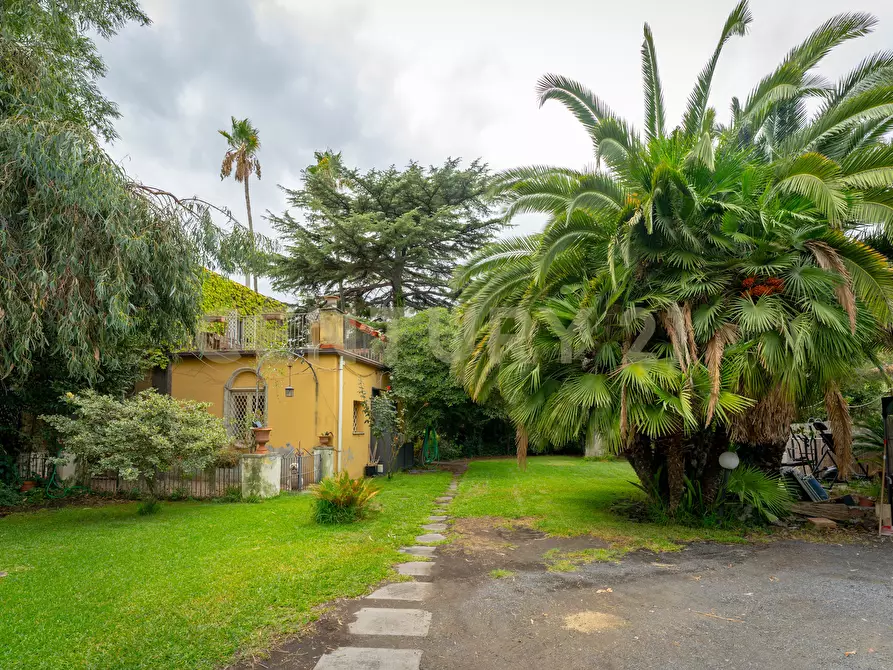 Immagine 13 di Villa in vendita  in Via Pulei 25 a Mascalucia