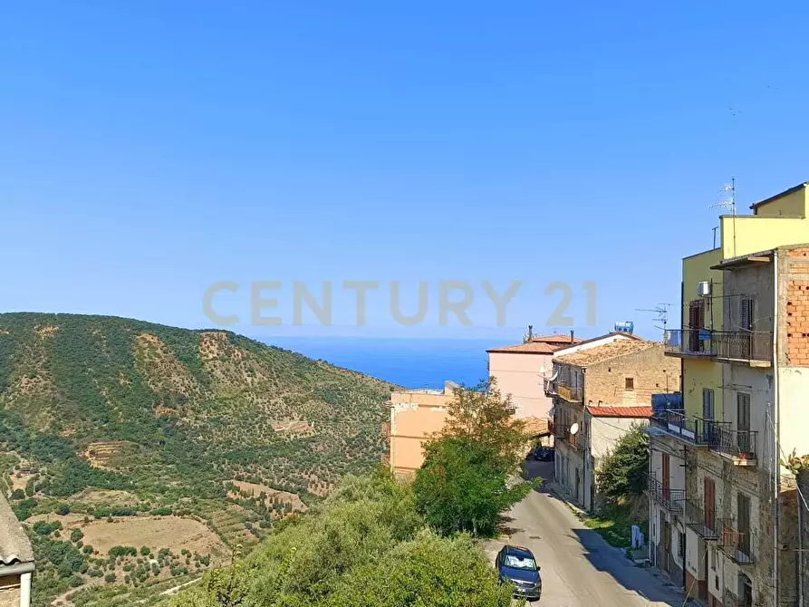 Immagine 9 di Trilocale in vendita  in Via Umberto 182 a Caronia