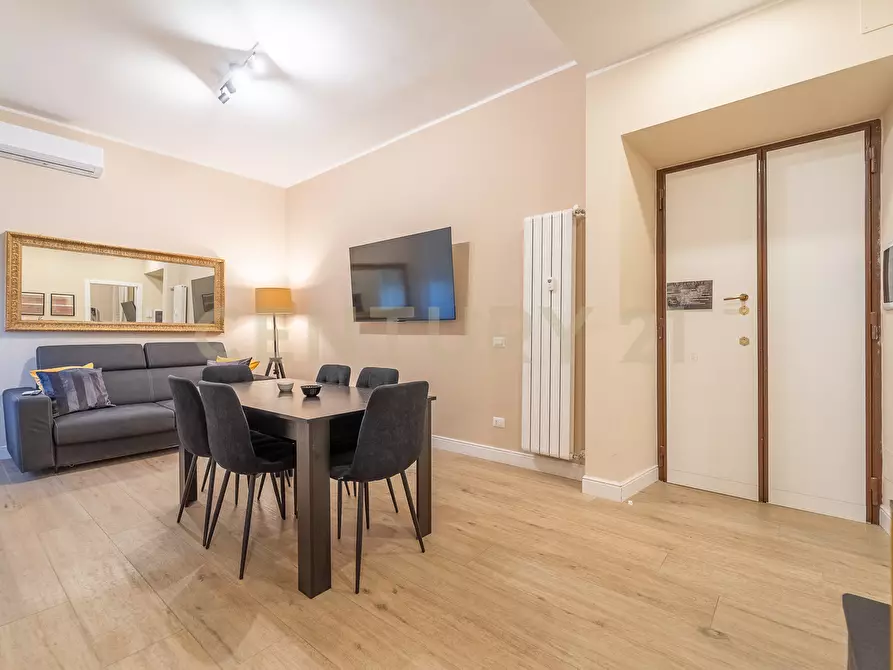 Immagine 1 di Bilocale in vendita  in Via Girolamo Benzoni a Roma