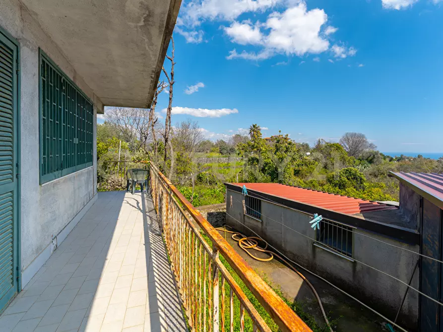 Immagine 32 di Villa in vendita  in Via Ramondetta 47 a Aci Sant'antonio