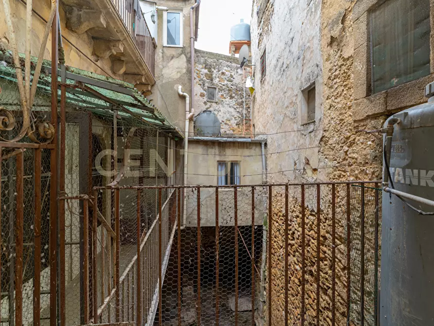 Immagine 26 di Appartamento in vendita  in VIA LUIGI STURZO 129 a Caltagirone