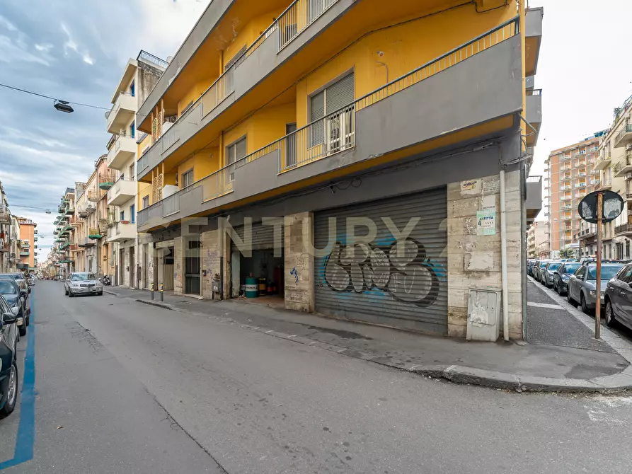 Immagine 4 di Garage in vendita  in Via Enna 13 a Catania