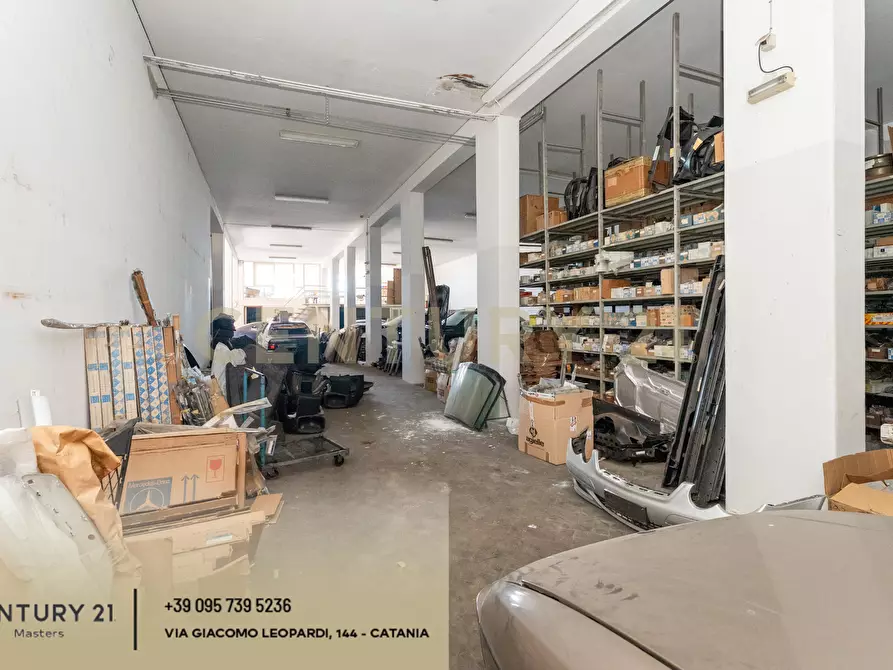 Immagine 15 di Locale commerciale in vendita  in Via Antonio Prestinenza 7 a Catania
