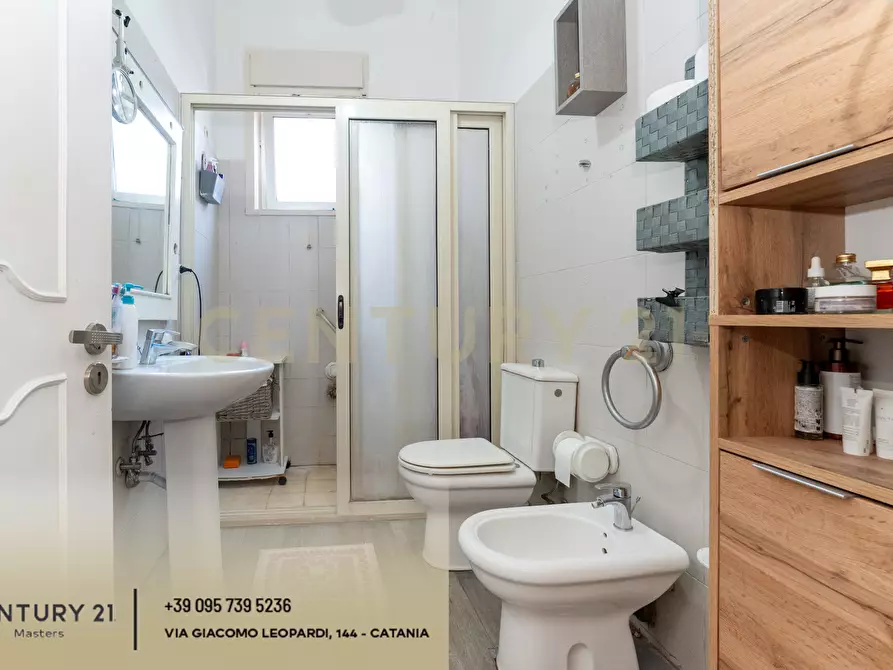 Immagine 12 di Pentalocale in vendita  in Via Isole Eolie 126 a Paterno'