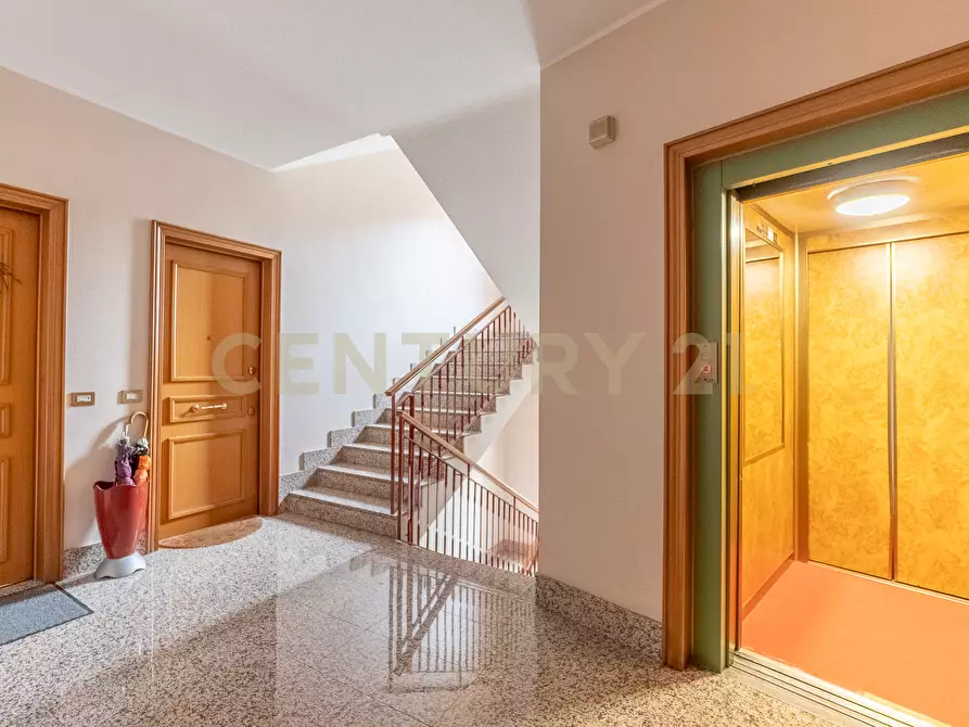 Immagine 38 di Quadrilocale in vendita  in Via Moggio Udinese 28 a Roma