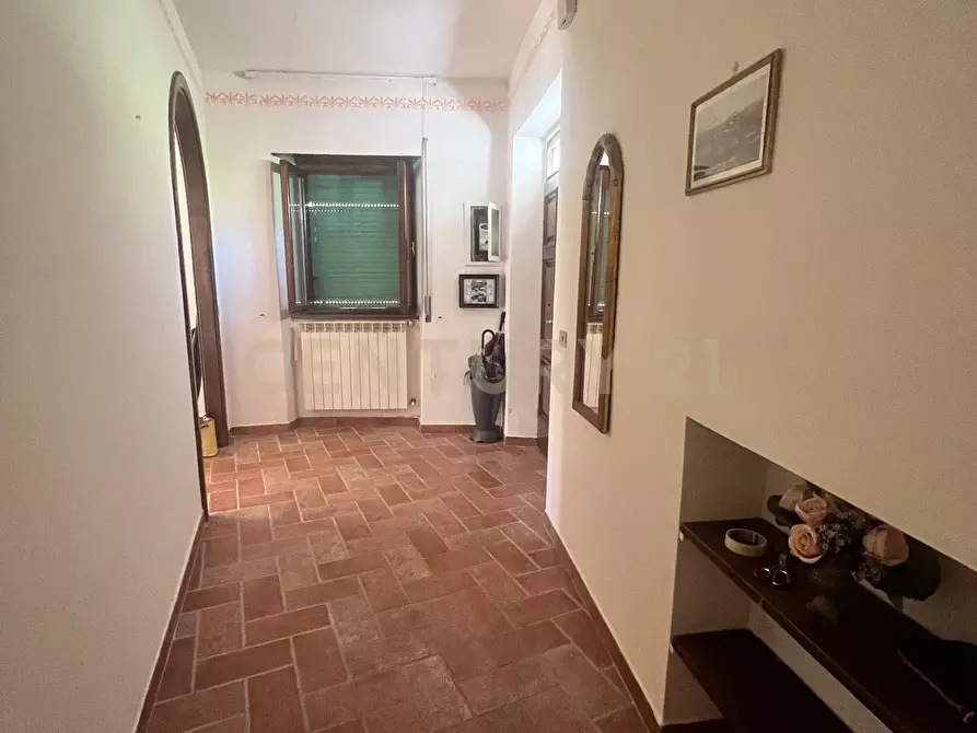Immagine 12 di Bilocale in vendita  in Via delle Pieve 9 a Semproniano