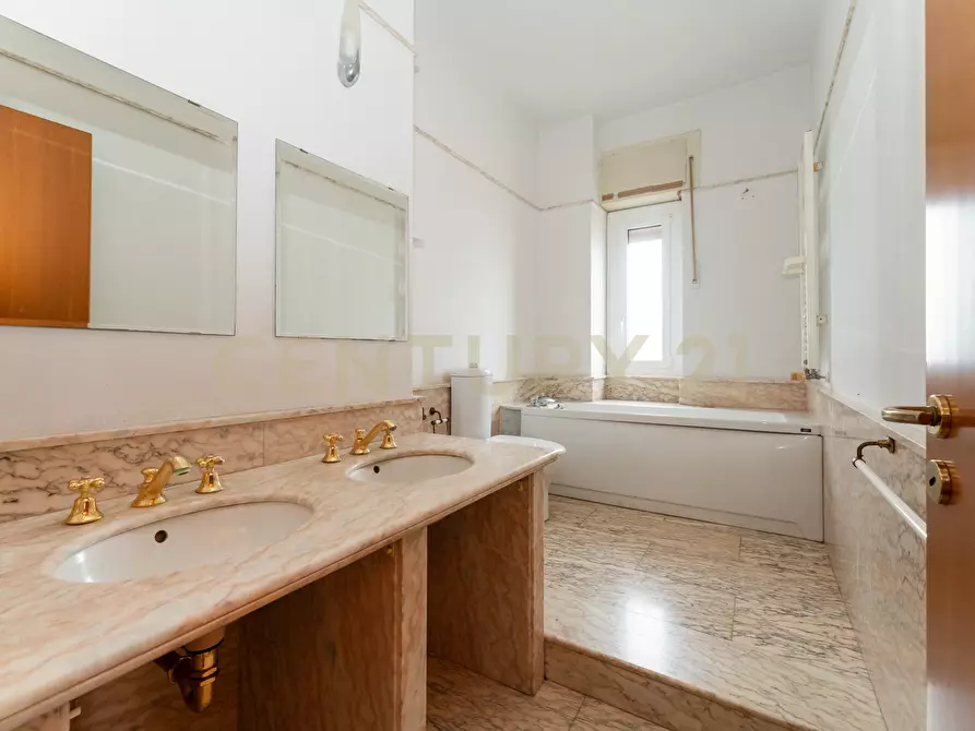 Immagine 21 di Quadrilocale in affitto  in Via Mineo 33 a Catania