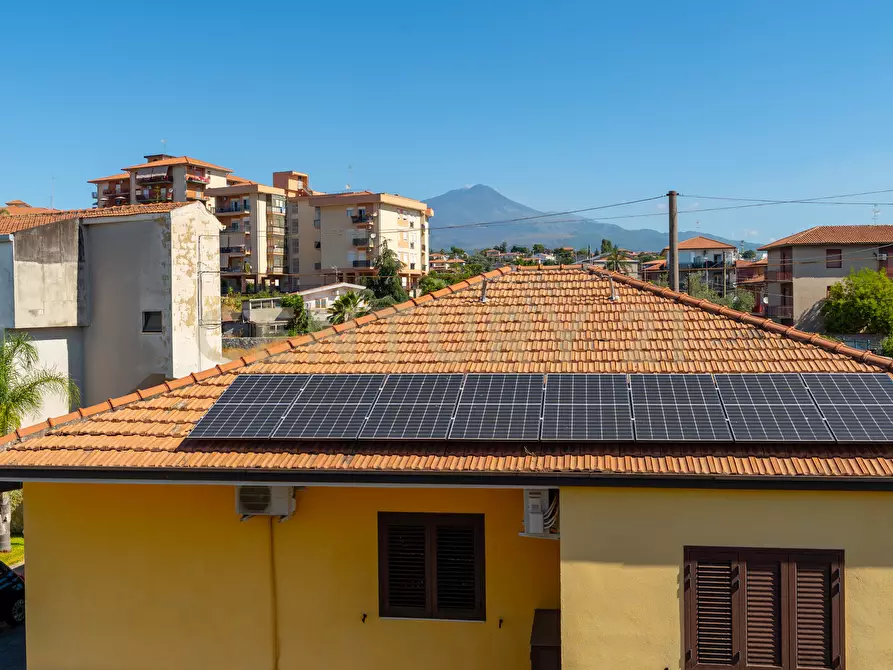 Immagine 41 di Villa in vendita  in Via Macello 47 a Catania