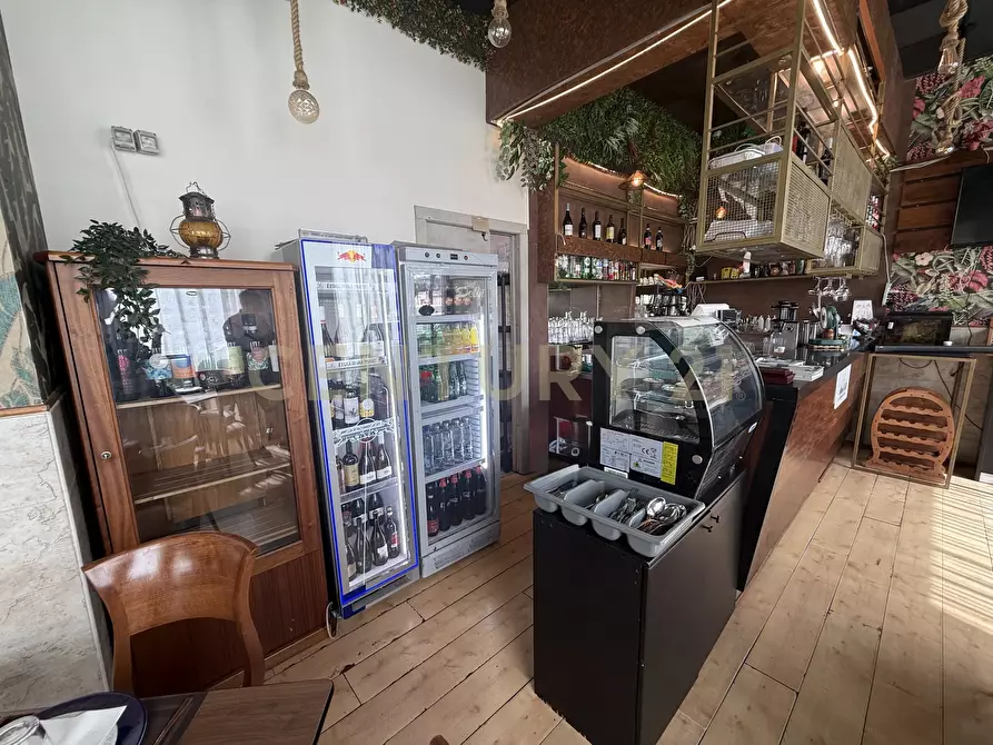 Immagine 25 di Bar / Ristorante in vendita  in Piazza Papa Giovanni XXIII 1 a Catania