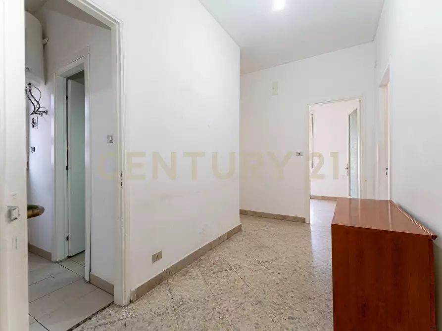 Immagine 16 di Pentalocale in vendita  in Via Antonino di Sangiuliano 54 a Catania