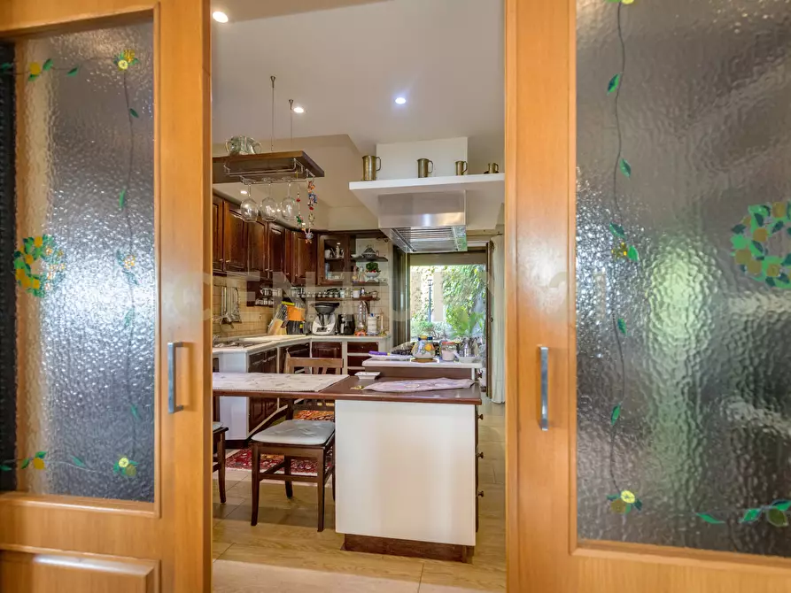 Immagine 31 di Villa in vendita  in Via Brinzio 20 a Aci Catena