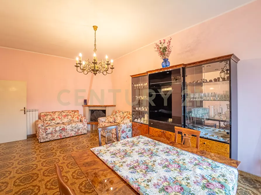 Immagine 37 di Pentalocale in vendita  in Via Due Giugno 66 a Fonte Nuova