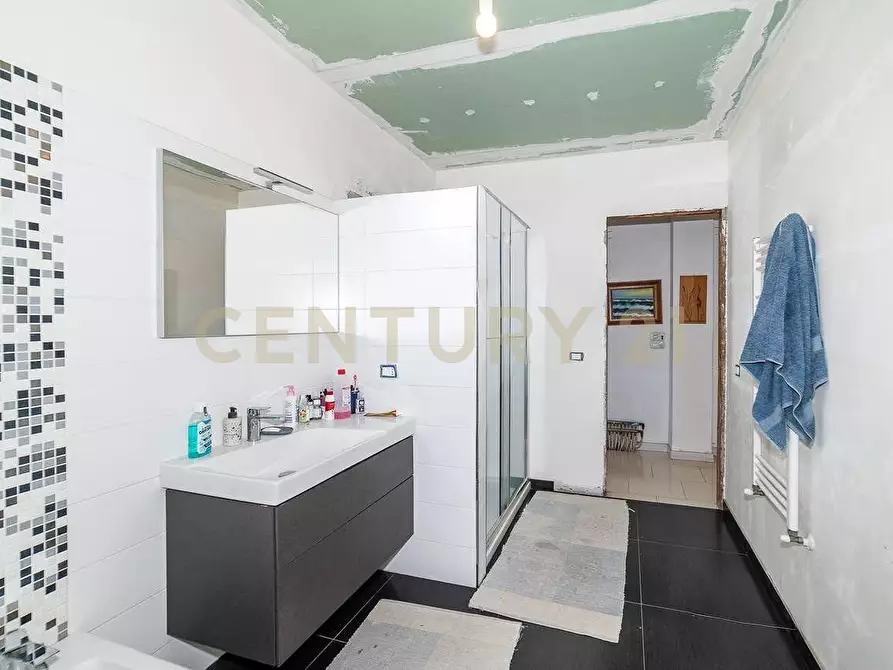 Immagine 18 di Casa indipendente in vendita  in via salaria 5 a San Giovanni La Punta