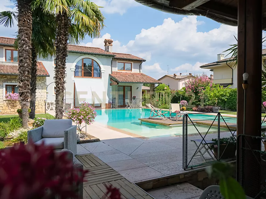 Immagine 3 di Villa in vendita  in Via Adige 11 a Montecchia Di Crosara