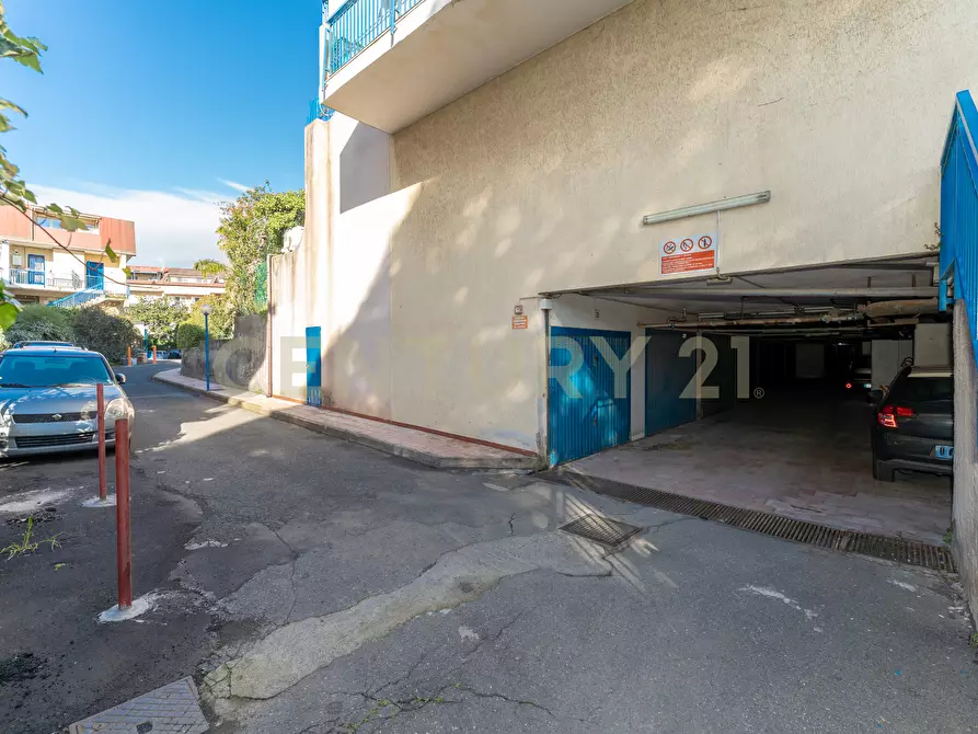 Immagine 52 di Casa semindipendente in vendita  in Via G. Leopardi 1 a Sant'agata Li Battiati