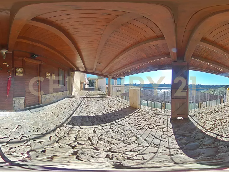 Immagine 63 di Villa in vendita  in Via Gela 95 a Caltagirone