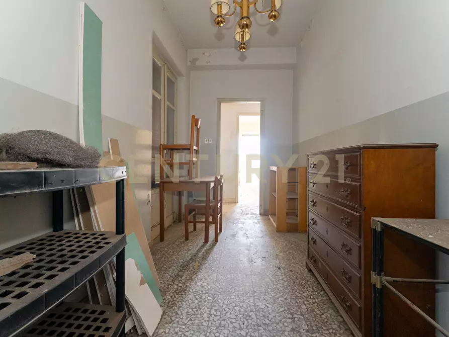 Immagine 38 di Pentalocale in vendita  in Piazza Spedini 8 a Catania