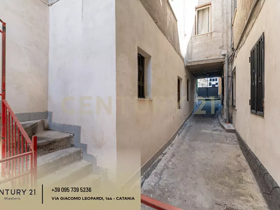 Immagine 76 di Quadrilocale in vendita  in Stradale Cravone 105 a Catania
