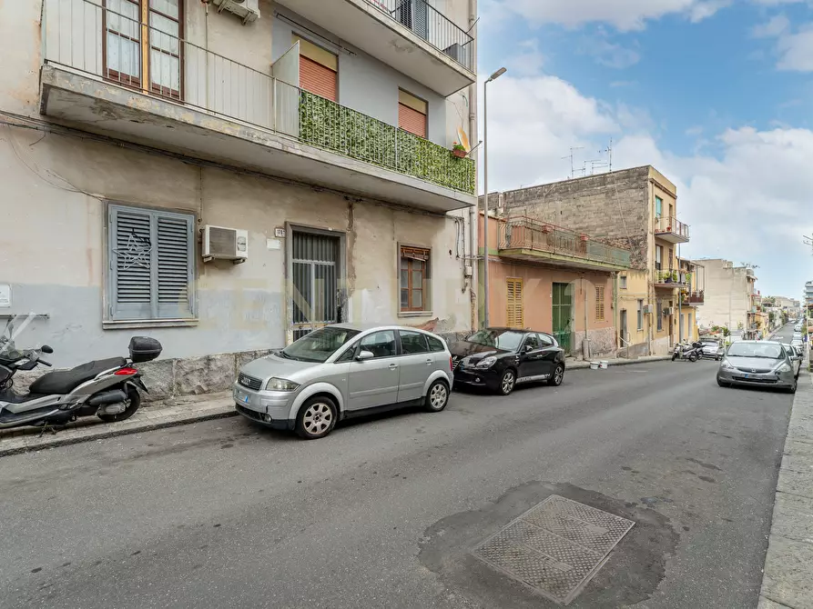 Immagine 22 di Bilocale in vendita  in Via Wrzì 128 a Catania