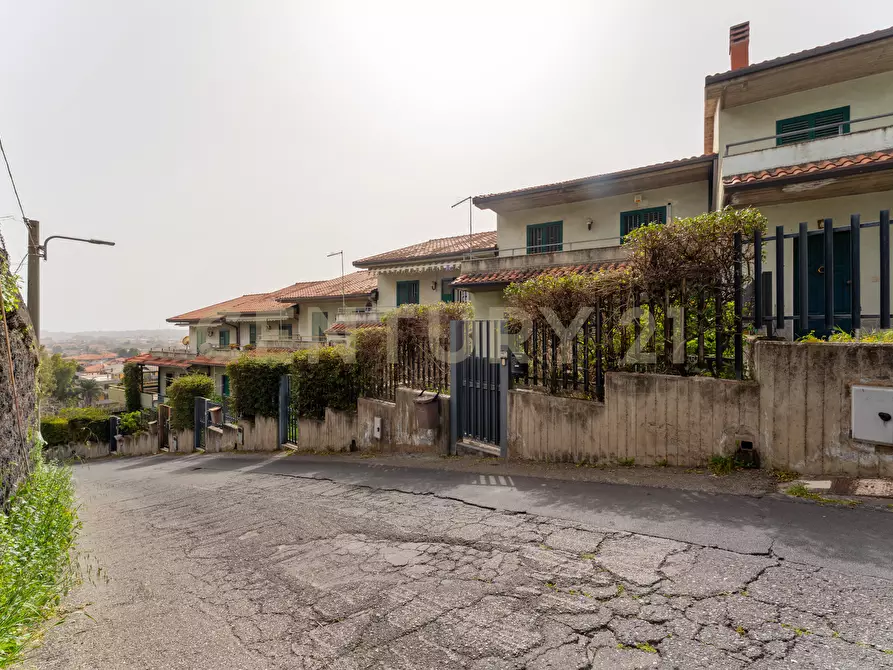 Immagine 5 di Villa in vendita  in Via Santa Rosa da Lima 17 a Catania