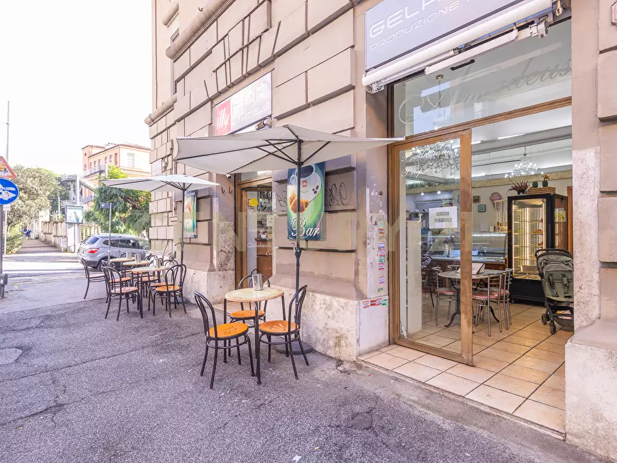 Immagine 27 di Quadrilocale in vendita  in Via Nemorense 26/28 a Roma