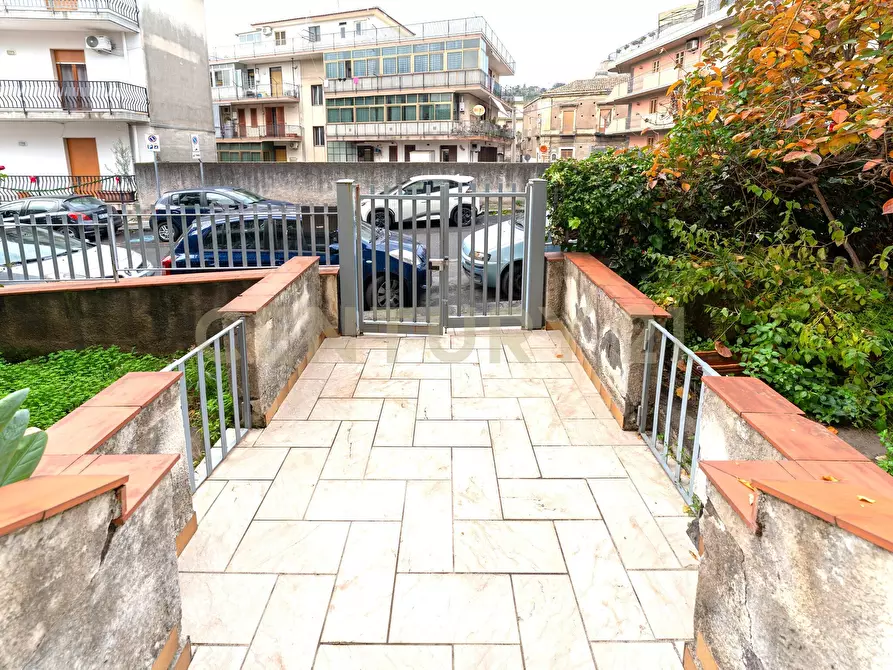 Immagine 3 di Appartamento in vendita  in Via Monsignor Salvatore Bella 2 a Aci Catena