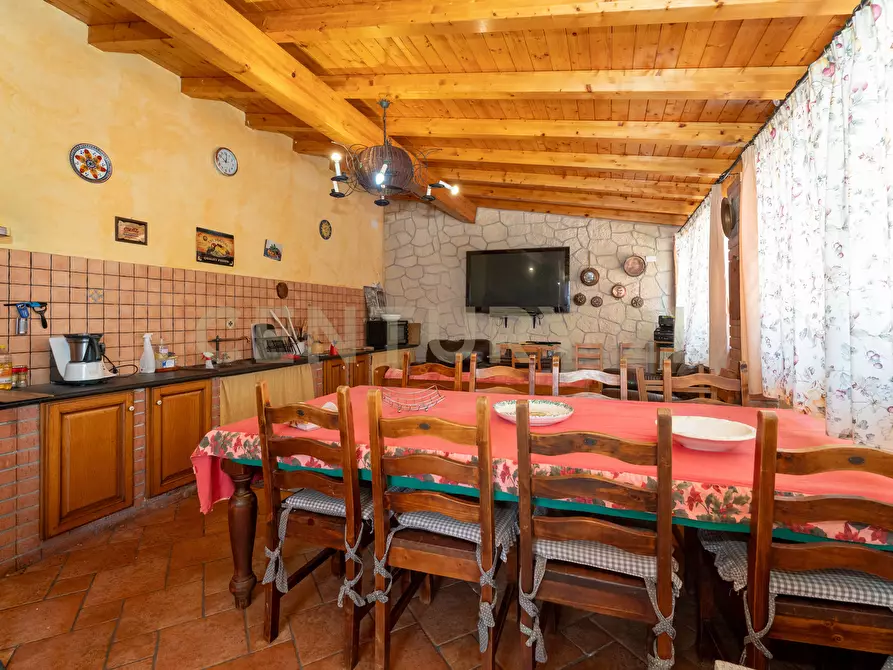 Immagine 52 di Villa in vendita  in Via Salemi 18 a Mascalucia