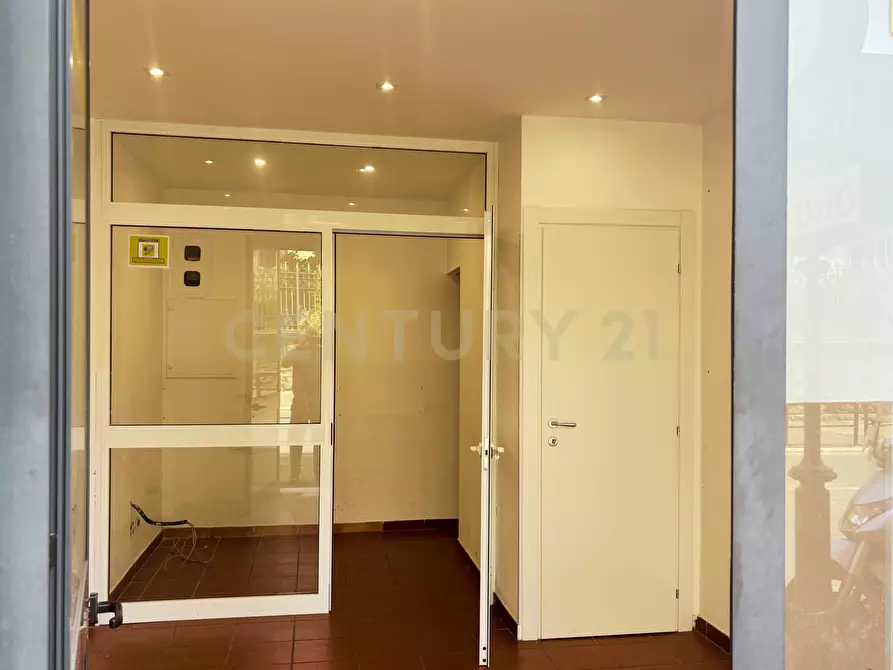 Immagine 4 di Attività commerciale in affitto  in Via Venti Settembre 119-120 a Roma