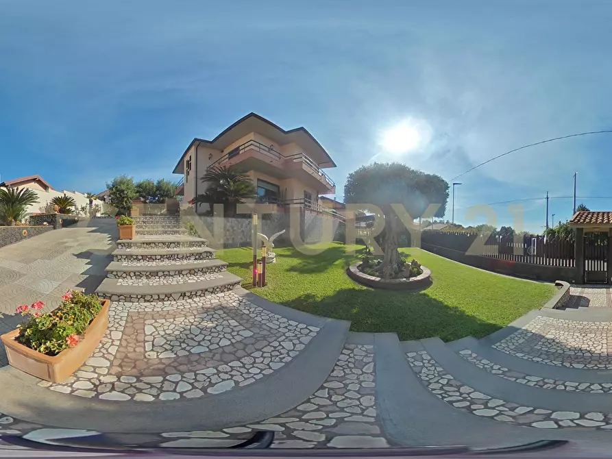 Immagine 110 di Villa in vendita  in Via Salemi 19 a Mascalucia