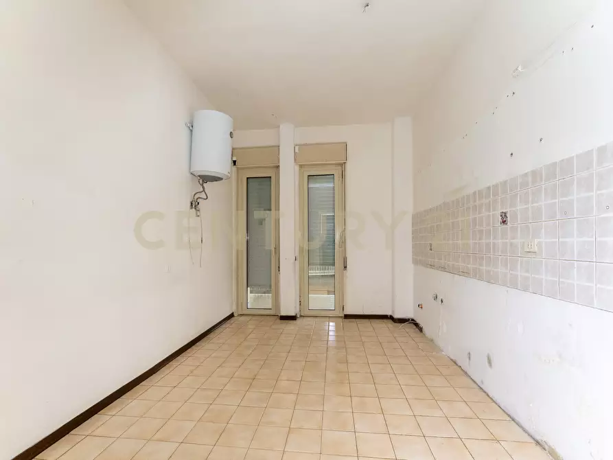 Immagine 27 di Pentalocale in vendita  in Via Due Obelischi 48 a Gravina Di Catania