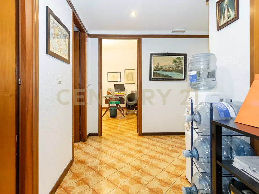 Immagine 35 di Pentalocale in vendita  in Via Grazia Deledda 2 a Catania